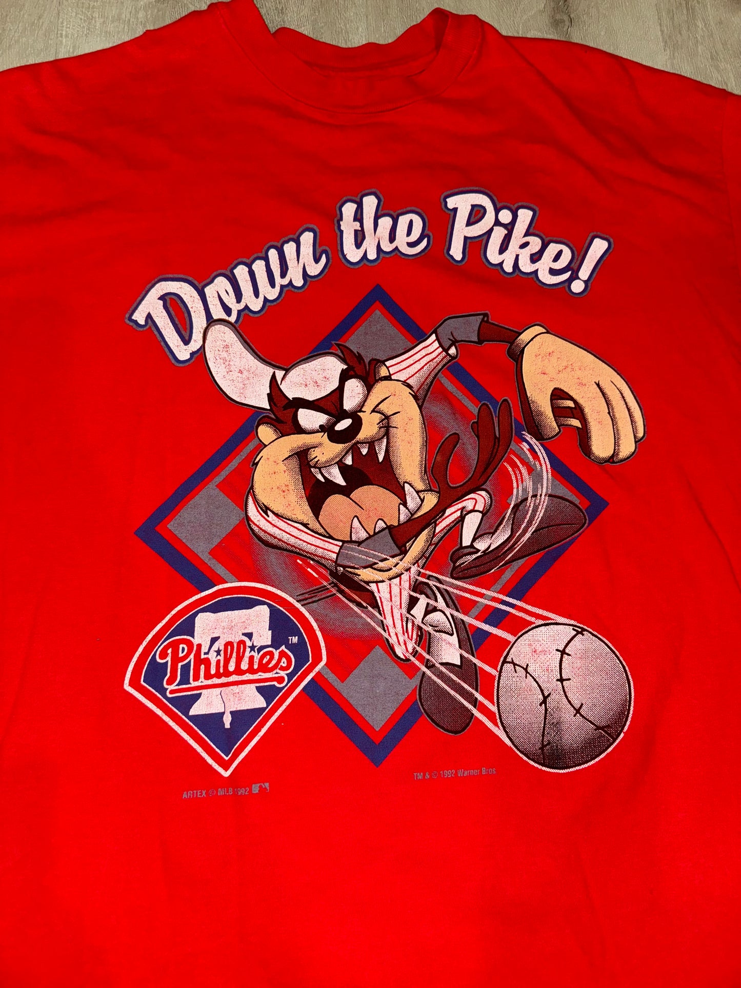 Phillies Taz shirt #1059 (XL)