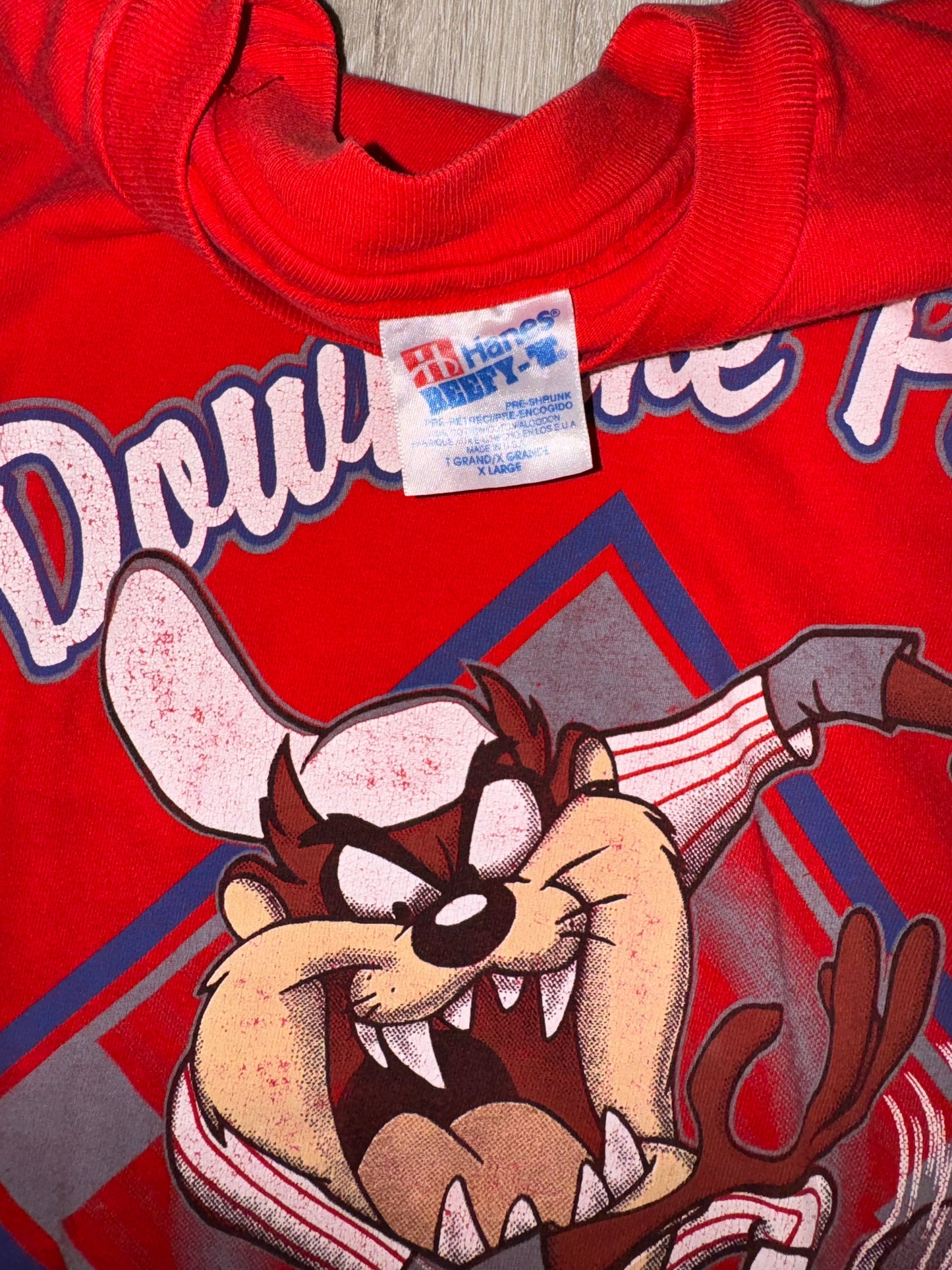 Phillies Taz shirt #1059 (XL)